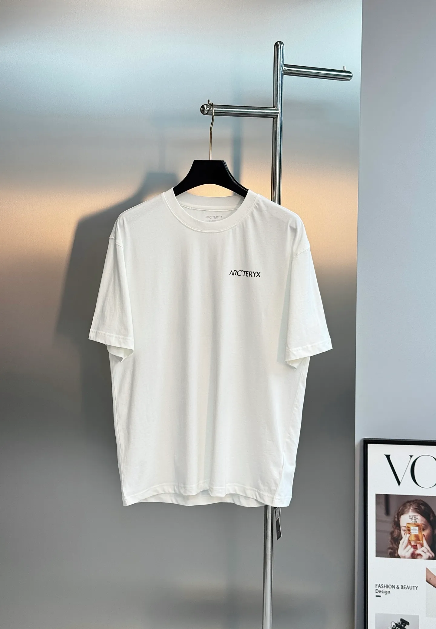 175 ⚜️Arc‘teryx T ｜ Versatile . Same Style ❤️ g ， ， ， Breathable ， 、 、 。Classic ， ， ， 、 ， 。 LOGO . Retro ，Retro ， ， 。 ：Classic / / / ， Black White ， ； 、 、 、 ， 、 ， Versatile T。 ！Sizes：S-3XL ❗️（175/145 L）